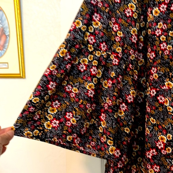 NWOT WOMEN’S PLUS SIZE PEPLUM TOP : SIZE 22 - Picture 2 of 3